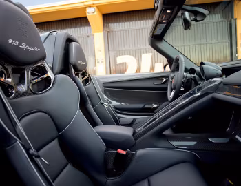 Interior 2015 Porsche 918 Spyder [North America] '2014–15