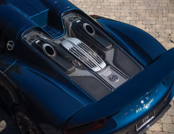 Bajo el capó 2015 Porsche 918 Spyder [North America] '2014–15