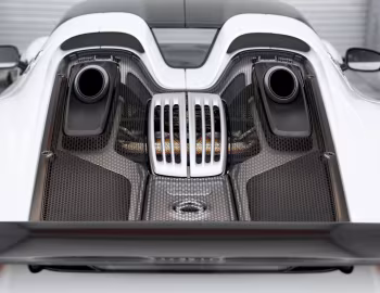 Sous la capuche 2015 Porsche 918 Spyder [North America] '2014–15