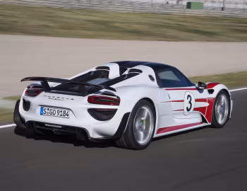Porsche 918 Spyder "Weissach Package" in Salzburg Racing livery '2014–15