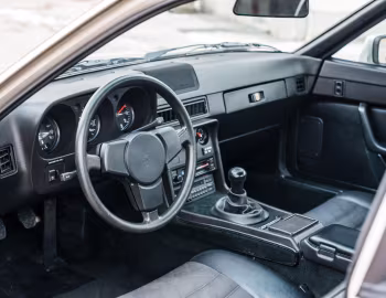 Panel frontal 1987–88 Porsche 924 S [North America] (946) '1986–88