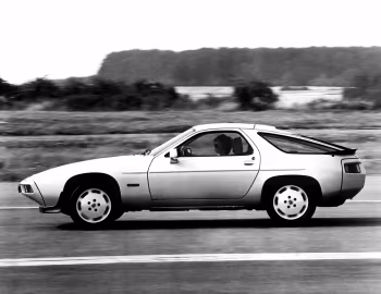 Porsche 928 S [Worldwide] '04.1980–08.1986