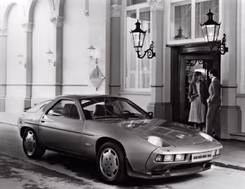 Porsche 928 S [Worldwide] '04.1980–08.1986