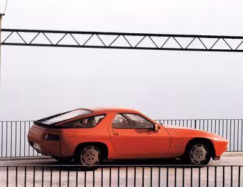 Porsche 928 S [Worldwide] '04.1980–08.1986