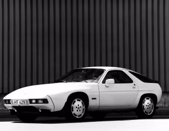 Porsche 928 S [Worldwide] '04.1980–08.1986