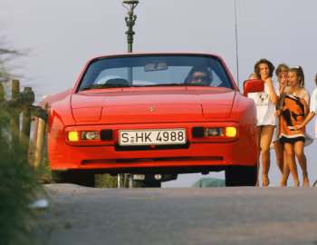 Porsche 944 Coupe 2.5 [Worldwide] '1982–87
