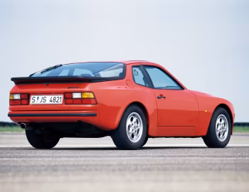 Porsche 944 Coupe 2.5 [Worldwide] '1982–87