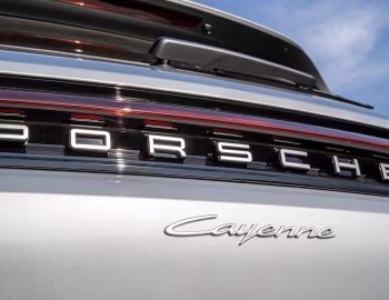 Porsche Cayenne [UK-spec] '2023–pr.