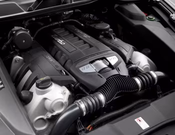 Bajo el capó Porsche Cayenne Turbo [UK-spec] (958) '05.2010–08.2014