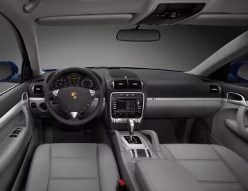 Інтэр'ер Porsche Cayenne Diesel (957) '2009–10