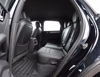 Interior Porsche Cayenne E-Hybrid [UK-spec] (PO536) '2018–23