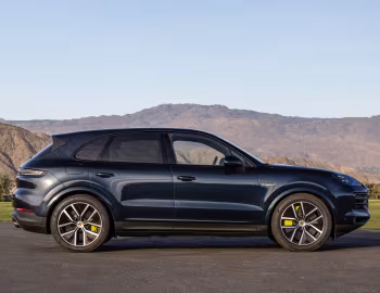 Porsche Cayenne E-Hybrid [Worldwide] '2023–pr.