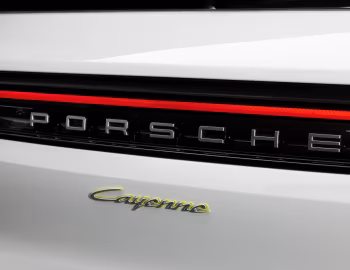 Porsche Cayenne E-Hybrid SportDesign Package [Worldwide] '2023–pr.