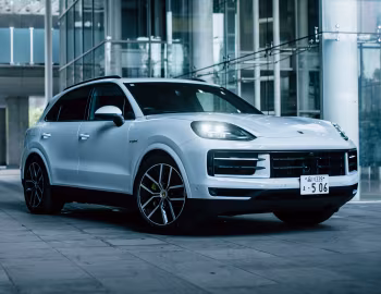 Porsche Cayenne E-Hybrid [Japan] '2023–pr.