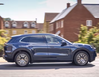 Porsche Cayenne Electric [UK-spec] '2026