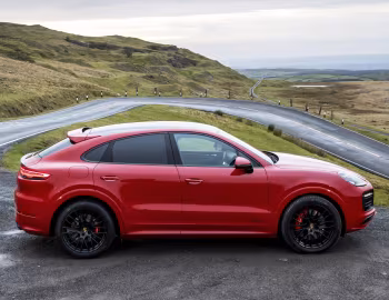 Porsche Cayenne GTS Coupé [UK-spec] '2020–23