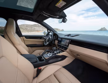 Интерьер Porsche Cayenne S [Worldwide] (PO536) '2017–23