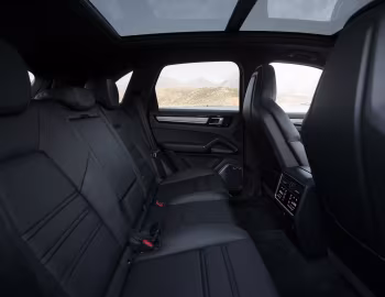 Интерьер Porsche Cayenne S [Worldwide] (PO536) '2017–23