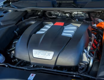 Bajo el capó Porsche Cayenne S E-Hybrid [UK-spec] (958) '2014–18