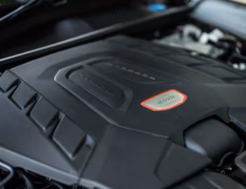 Bajo el capó Porsche Cayenne Turbo [Japan] (PO536) '2018–23