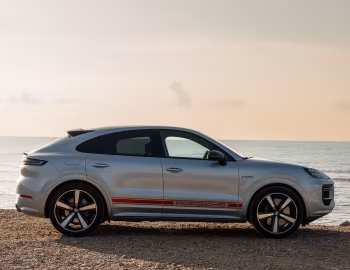 Porsche Cayenne Turbo E-Hybrid Coupé [Worldwide] '2023–pr.