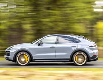 Porsche Cayenne Turbo GT [UK-spec] '2021–23