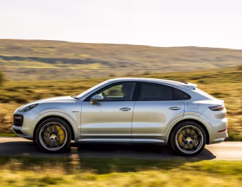 Porsche Cayenne Turbo S E-Hybrid Coupé [UK-spec] '2020–23