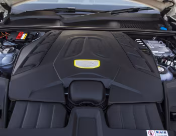 Bajo el capó Porsche Cayenne Turbo S E-Hybrid Coupé [Australia] '2020–23