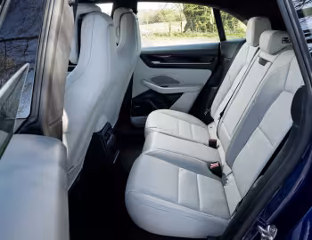 Interior Porsche Macan [UK-spec] '2024–pr.