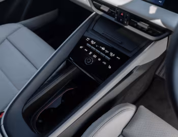 Interior Porsche Macan [Australia] '2024–pr.