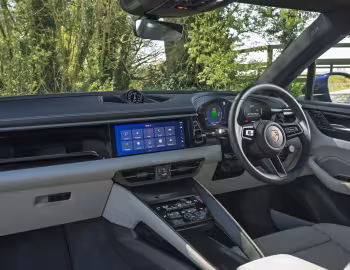 Interior Porsche Macan [UK-spec] '2024–pr.