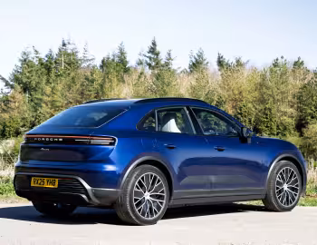 Porsche Macan [UK-spec] '2024–pr.