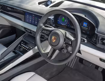 Interior Porsche Macan [UK-spec] '2024–pr.