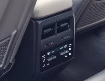 Interior 2025–pr. Porsche Macan [North America] '2024–pr.