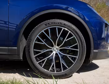 Porsche Macan [UK-spec] '2024–pr.