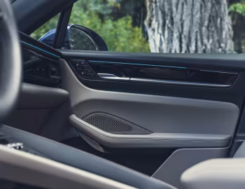 Interior 2025–pr. Porsche Macan [North America] '2024–pr.