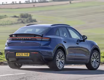 Porsche Macan [UK-spec] '2024–pr.