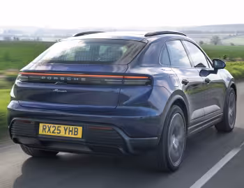 Porsche Macan [UK-spec] '2024–pr.