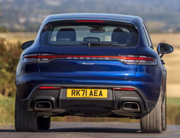 Porsche Macan [UK-spec] (95B) '2021–24