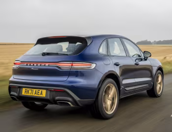Porsche Macan [UK-spec] (95B) '2021–24
