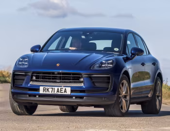 Porsche Macan [UK-spec] (95B) '2021–24