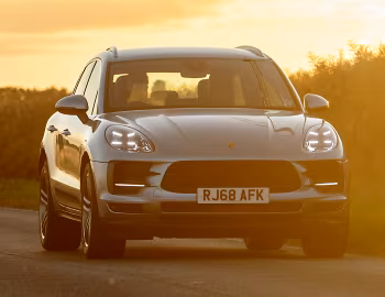 Porsche Macan [UK-spec] (95B) '2019–21