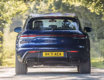 Porsche Macan [UK-spec] (95B) '2021–24