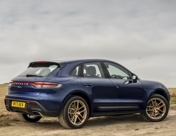 Porsche Macan [UK-spec] (95B) '2021–24