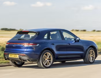 Porsche Macan [UK-spec] (95B) '2021–24