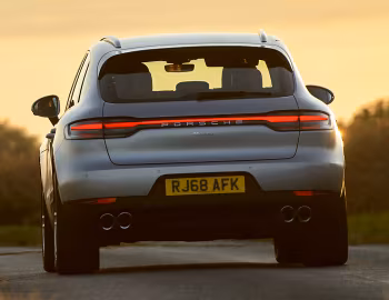 Porsche Macan [UK-spec] (95B) '2019–21