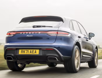 Porsche Macan [UK-spec] (95B) '2021–24