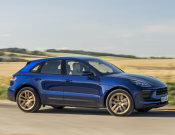 Porsche Macan [UK-spec] (95B) '2021–24