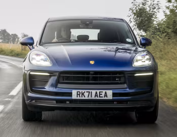 Porsche Macan [UK-spec] (95B) '2021–24