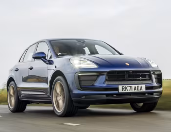 Porsche Macan [UK-spec] (95B) '2021–24